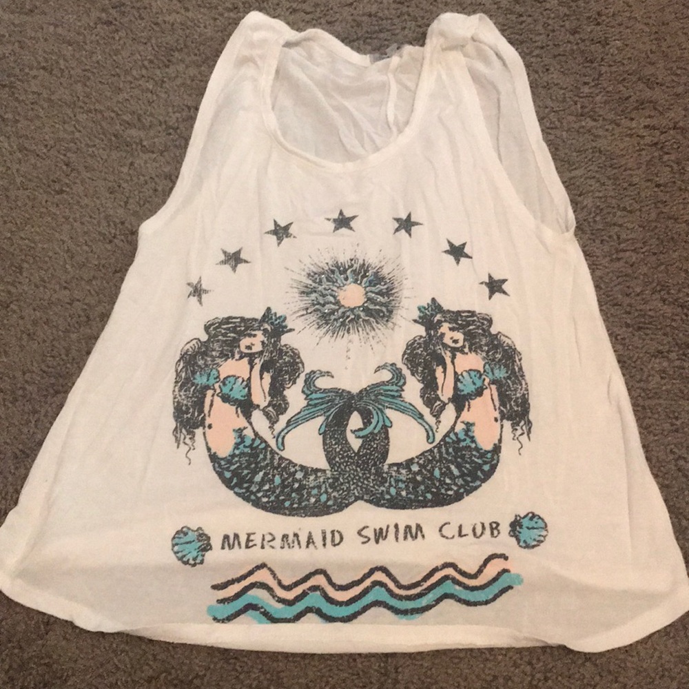 Graphic tee